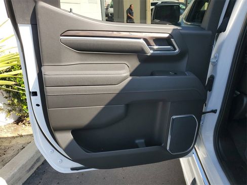 Used 2025 GMC Sierra 1500 SLT w/ SLT Premium Package image 16