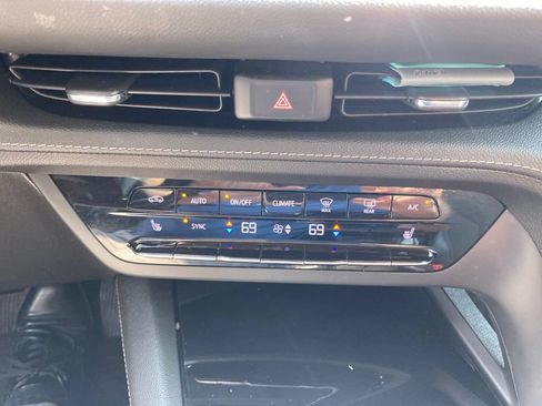 Used 2022 Buick Envision Preferred FWD image 12