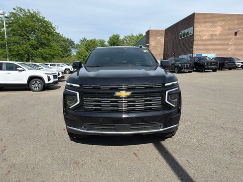 Used 2025 Chevrolet Suburban High Country AWD/4WD image 4