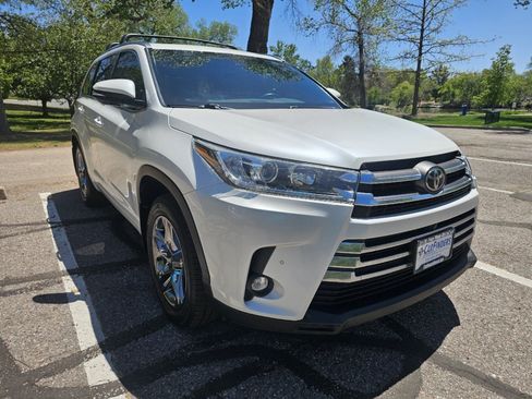 Used 2019 Toyota Highlander Limited Platinum AWD/4WD image 7