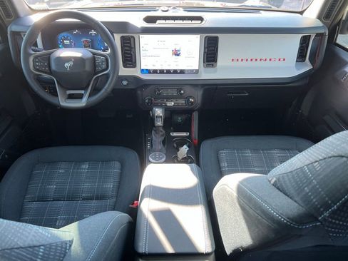 Used 2025 Ford Bronco Heritage Edition image 25