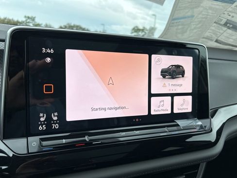 Used 2025 Volkswagen Atlas Peak Edition SE image 27