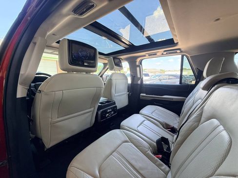 Used 2019 Ford Expedition Max Platinum AWD/4WD image 30