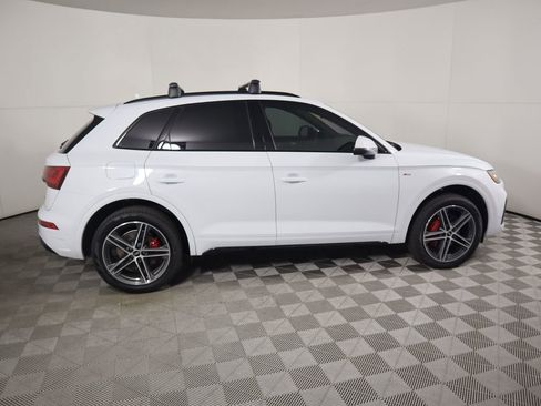 Used 2025 Audi Q5 e Premium Plus w/ Premium Plus Package image 4