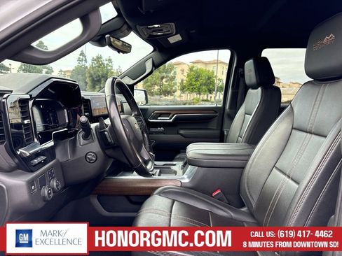 Used 2023 Chevrolet Silverado 1500 High Country w/ Technology Package image 10