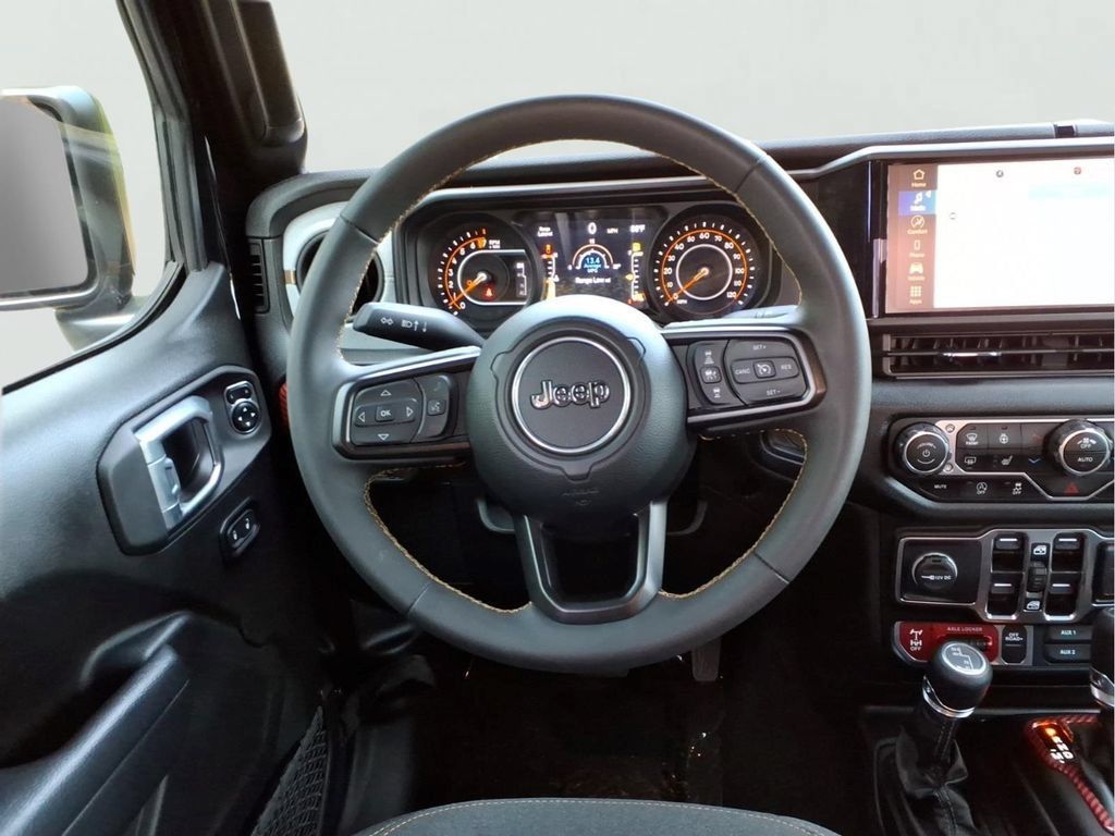 Used 2024 Jeep Gladiator Sport AWD/4WD image 23