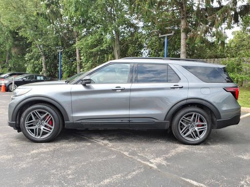 Certified 2025 Ford Explorer ST-Line w/ ST-Line Street Pack AWD/4WD image 7