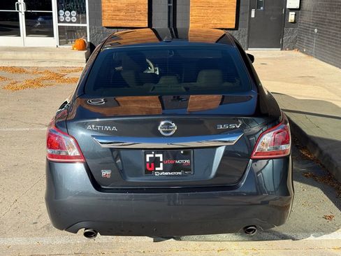 Used 2013 Nissan Altima 3.5 SV image 18