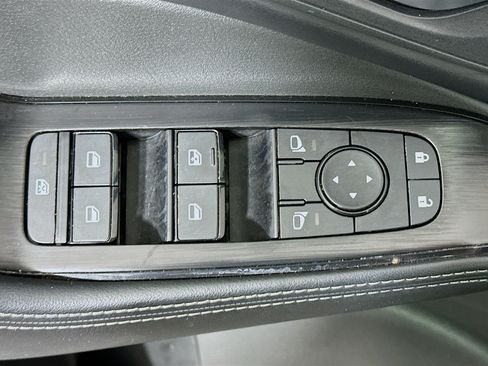 Used 2025 Nissan Rogue SV AWD/4WD image 15