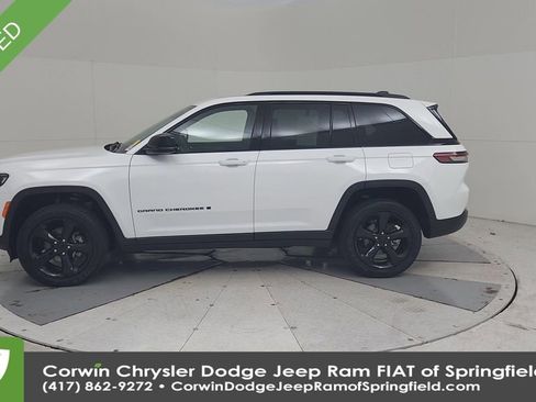 Used 2023 Jeep Grand Cherokee Altitude image 7