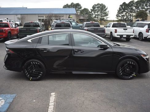 New 2026 Nissan Sentra SR w/ Floor Mat Package image 4