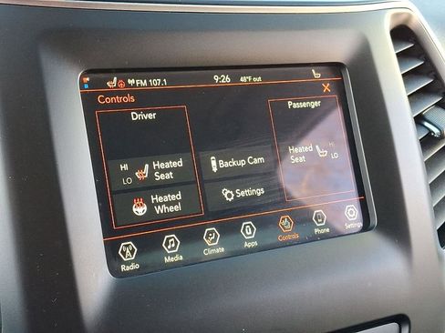 Used 2019 Jeep Cherokee Latitude w/ Cold Weather Group image 17