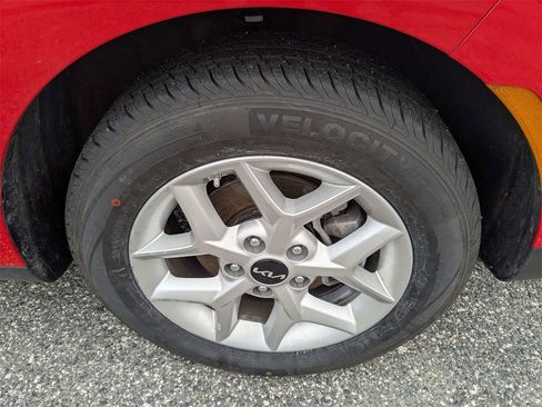 Used 2024 Kia Soul LX w/ Option Group 015 image 11