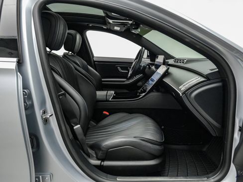 Used 2022 Mercedes-Benz S 580 4MATIC Sedan w/ AMG Line Package image 60