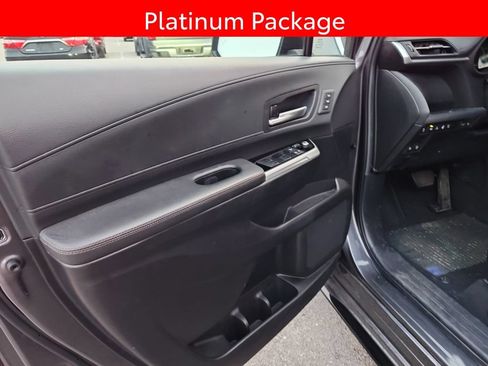 Used 2025 Toyota Sienna Platinum AWD/4WD image 6