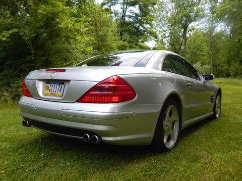 Used 2005 Mercedes-Benz SL 600 w/ AMG Sport Pkg image 11
