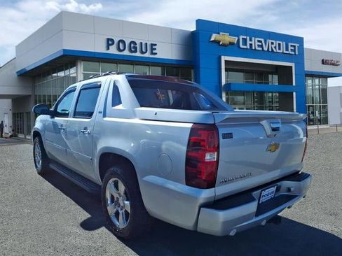 Used 2012 Chevrolet Avalanche LTZ image 3