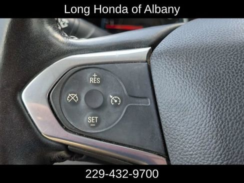 Used 2021 Chevrolet Traverse LT FWD image 27