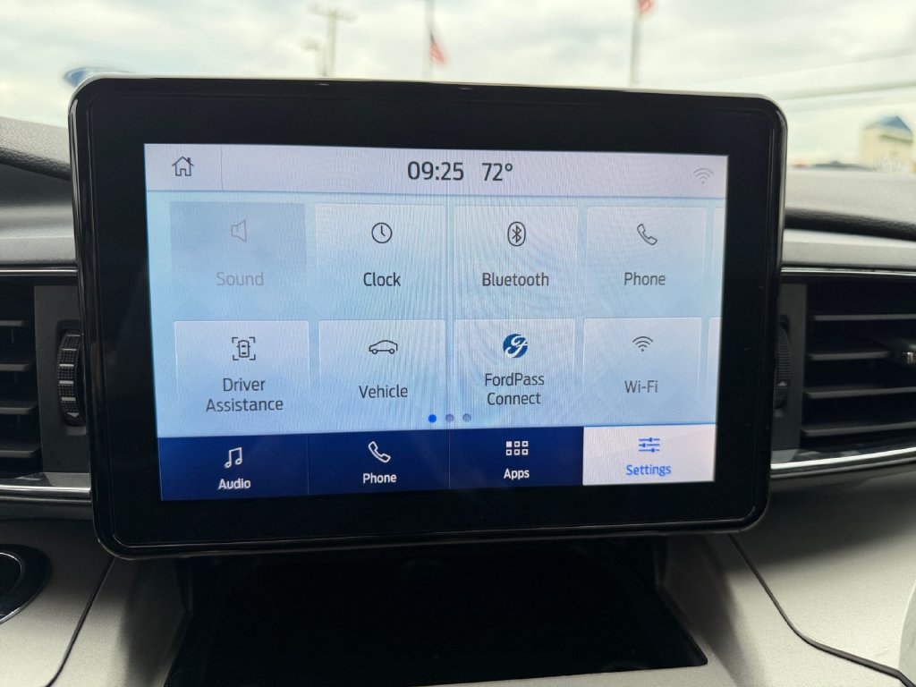 Used 2021 Ford Explorer XLT w/ Equipment Group 202A AWD/4WD image 16