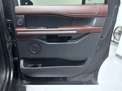 Used 2024 Ford Expedition Max Limited image 17