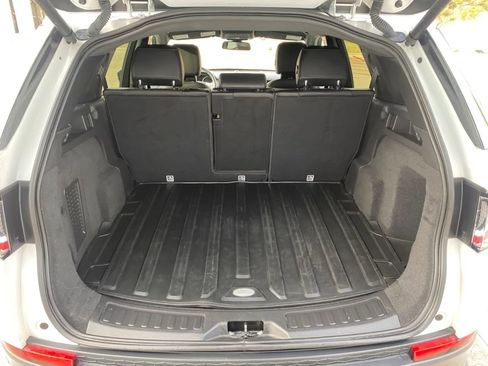 Used 2019 Land Rover Discovery Sport HSE image 31