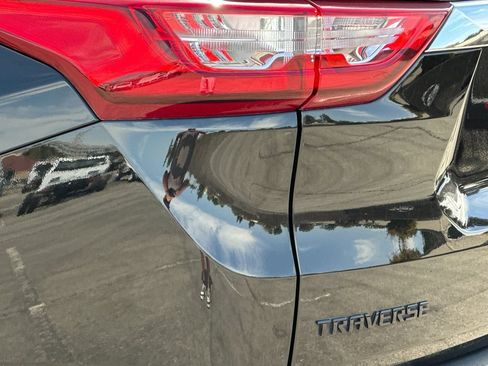 Used 2020 Chevrolet Traverse LT FWD image 26