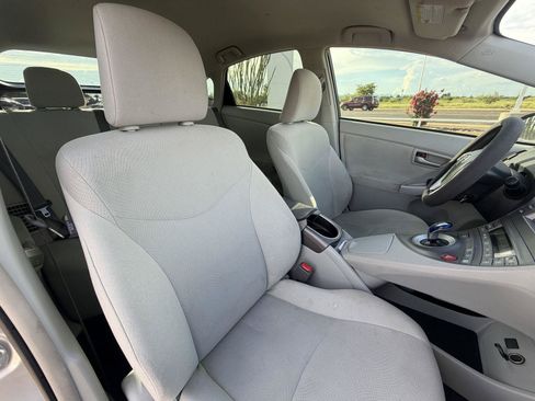 Used 2014 Toyota Prius Two FWD image 22