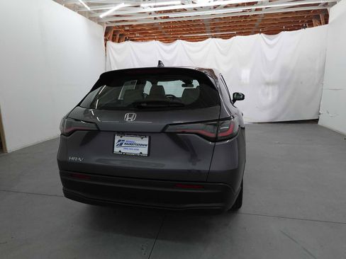 Certified 2023 Honda HR-V LX image 5
