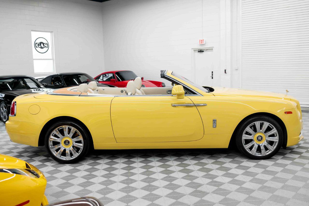 Used 2017 Rolls-Royce Dawn RWD image 46