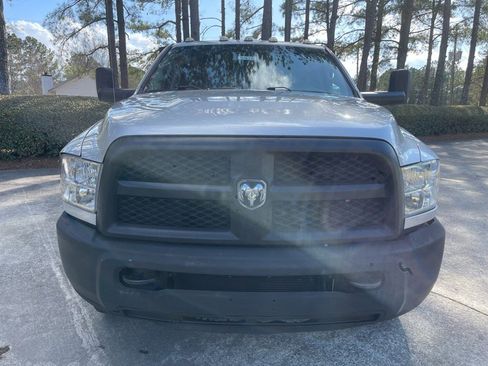 Used 2018 RAM 3500 Tradesman image 10