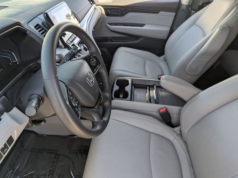 Certified 2024 Honda Odyssey Touring image 17