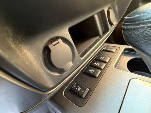 Used 2013 Nissan Armada Platinum AWD/4WD image 17