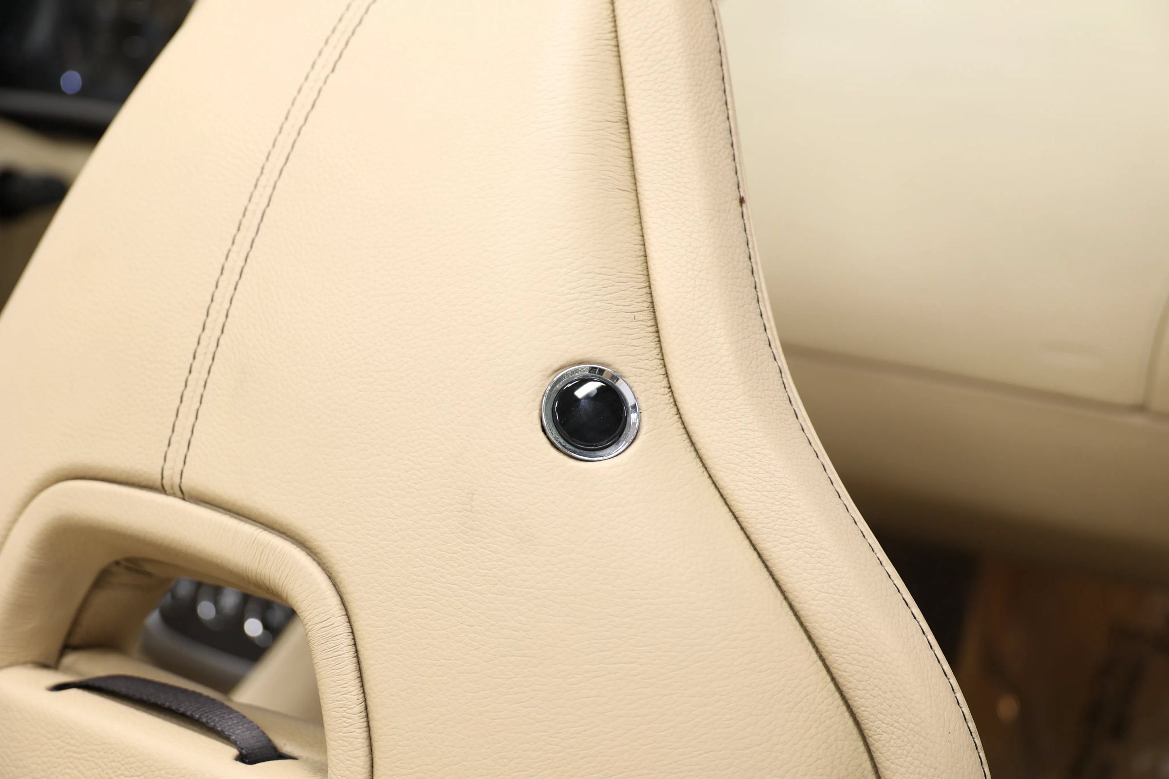 Used 2016 Aston Martin Vanquish Volante RWD image 66