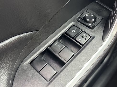 Used 2021 Toyota RAV4 LE image 32