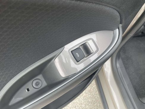 Used 2025 Chevrolet Malibu LT FWD image 14