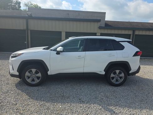 Certified 2025 Toyota RAV4 XLE AWD/4WD image 3
