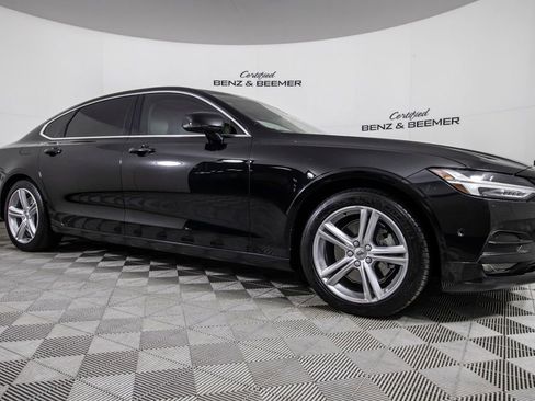 Used 2018 Volvo S90 T5 Momentum w/ Convenience Package image 3