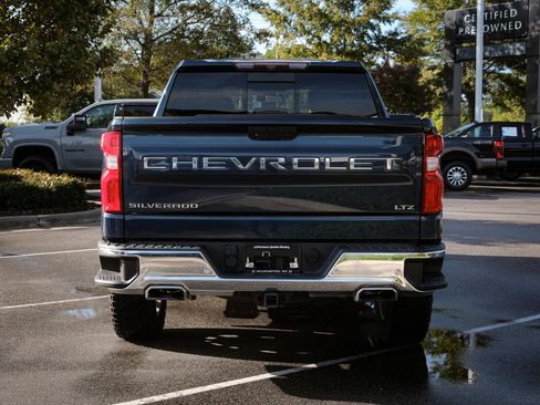 Used 2020 Chevrolet Silverado 1500 LTZ w/ LTZ Premium Package image 9