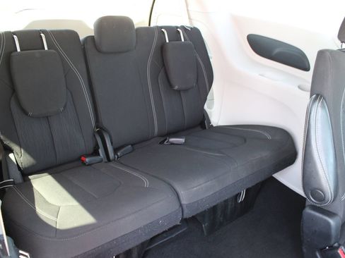 Used 2023 Chrysler Voyager LX FWD image 27