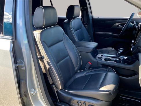 Used 2023 Chevrolet Traverse Premier w/ Redline Edition FWD image 9