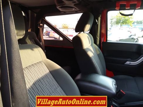 Used 2012 Jeep Wrangler Rubicon w/ PWR Convenience Group image 23