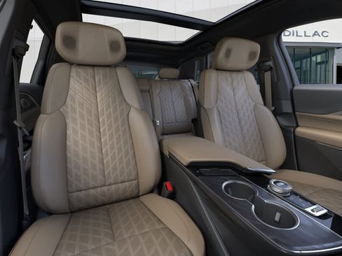 New 2025 Cadillac Lyriq Luxury w/ Nappa Leather Package image 16