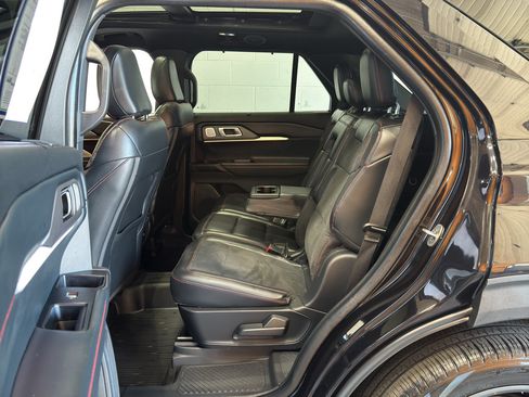 Used 2025 Ford Explorer ST AWD/4WD image 10