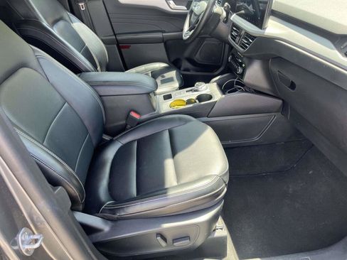Used 2024 Ford Escape Platinum AWD/4WD image 22