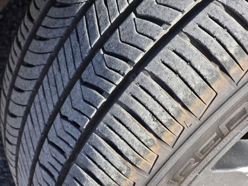 Used 2020 Hyundai Ioniq Limited image 23