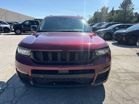 Used 2024 Jeep Grand Cherokee L Limited w/ Black Appearance Package AWD/4WD image 2