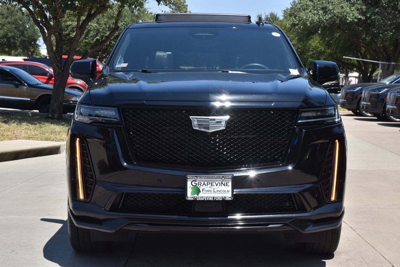 Used 2023 Cadillac Escalade V w/ LPO, ONYX Package AWD/4WD image 3