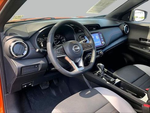 Certified 2023 Nissan Kicks SR w/ SR Premium Package FWD image 17