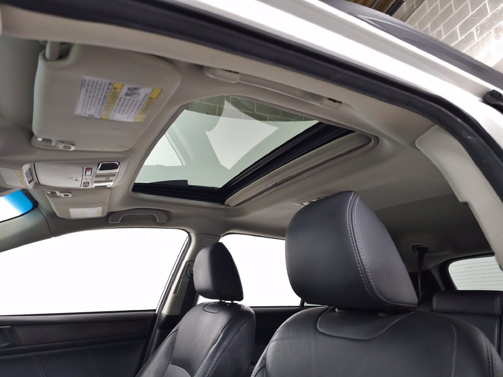 Used 2019 Subaru Outback 3.6R Limited AWD/4WD image 16