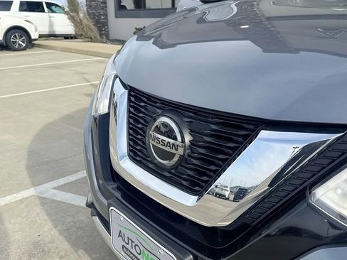 Used 2020 Nissan Rogue SV image 33